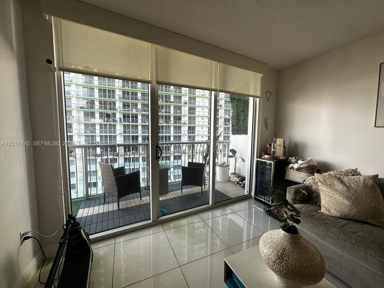 1750 N Bayshore Dr #1609 - Photo 5 of 25