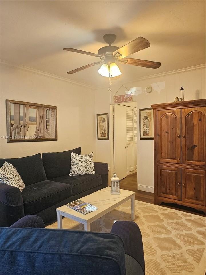 325 Fernwood Rd #10 - Photo 5 of 12
