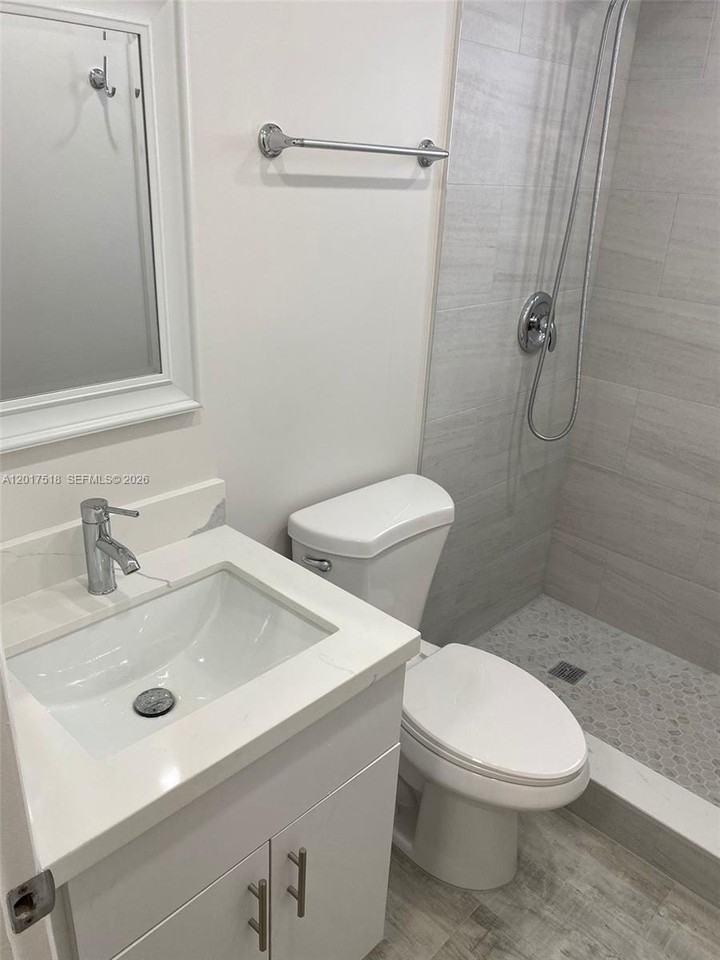 4650 W Flagler St #3 - Photo 5 of 8