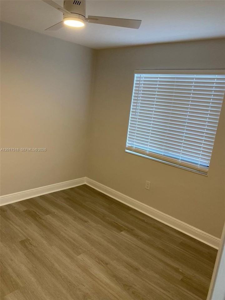 4650 W Flagler St #3 - Photo 6 of 8