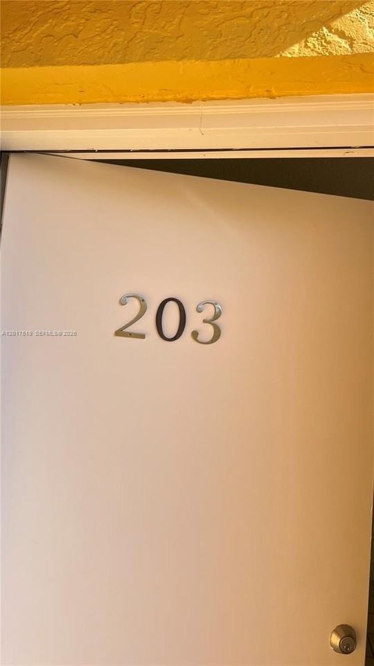 680 Nw 114th Ave #203 - Photo 4 of 23