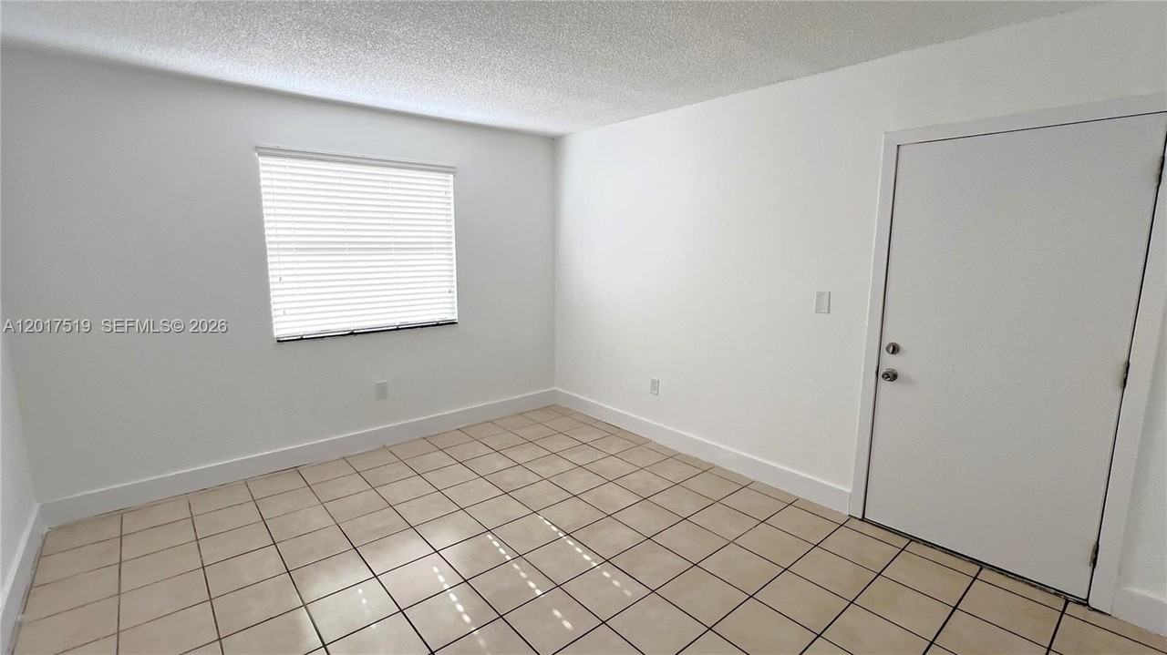 680 Nw 114th Ave #203 - Photo 5 of 23
