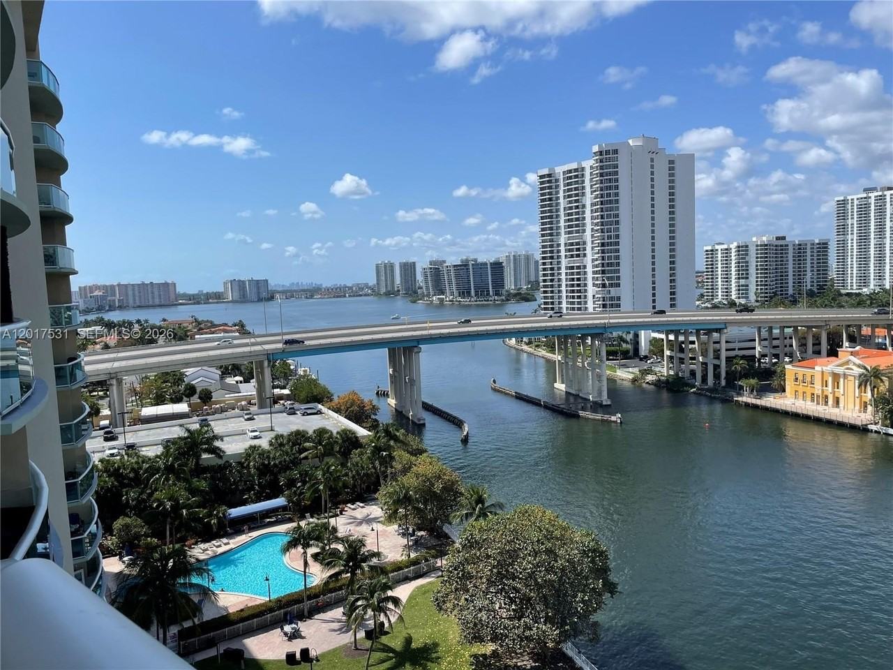 19390 Collins Ave #1225 - Photo 2 of 9