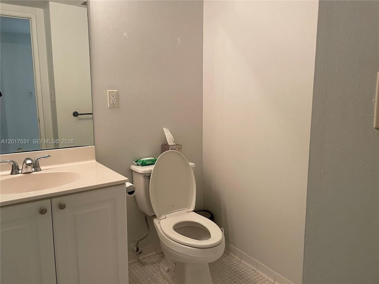 19390 Collins Ave #1225 - Photo 4 of 9
