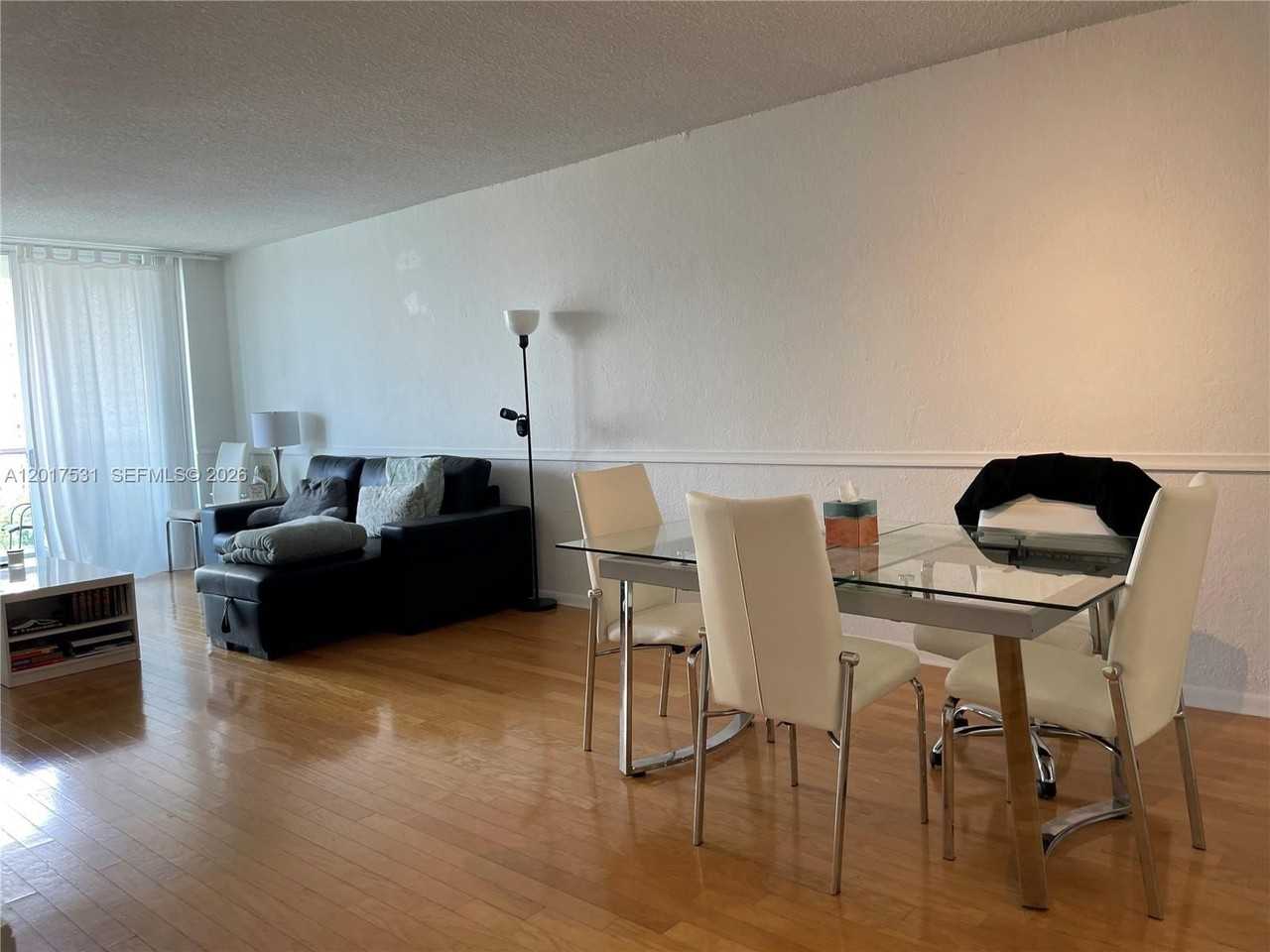 19390 Collins Ave #1225 - Photo 5 of 9