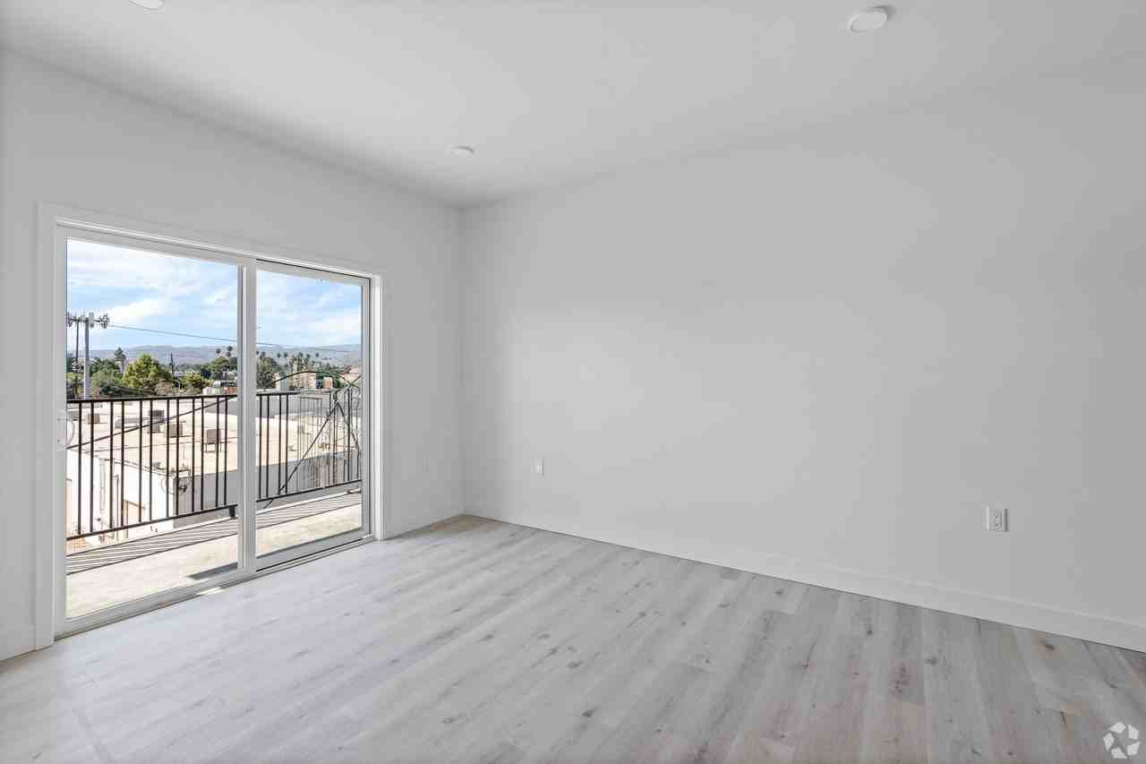 6904 Eton Ave. - Photo 4 of 21