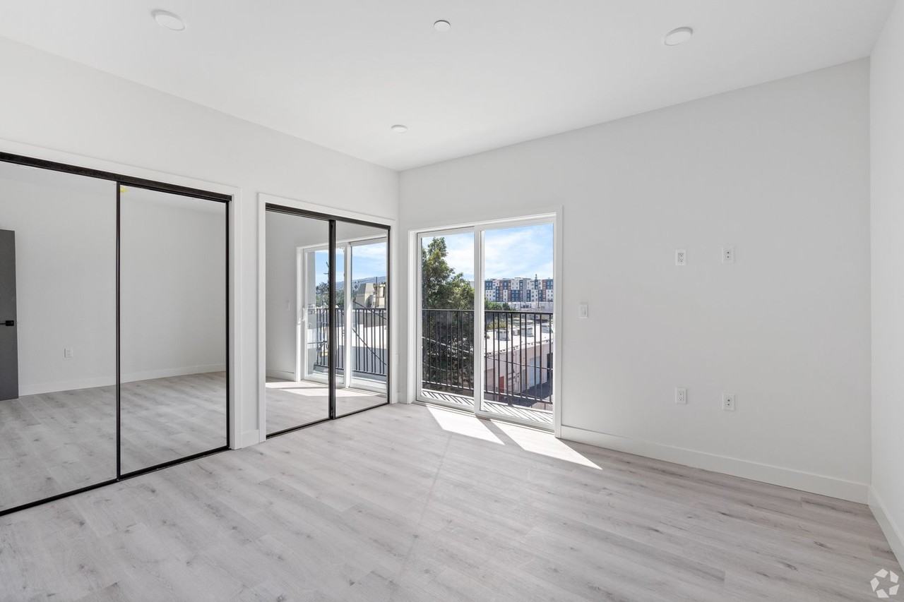 6904 Eton Ave. - Photo 5 of 21