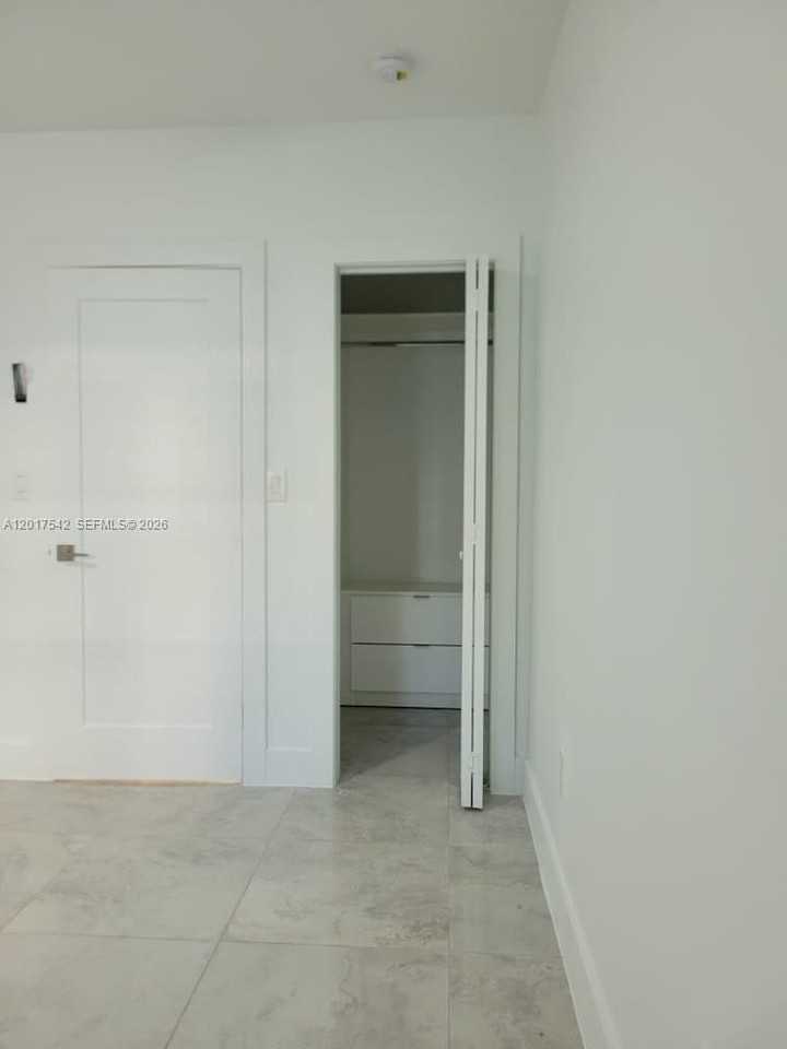 1725 Calais Dr #6 - Photo 7 of 17