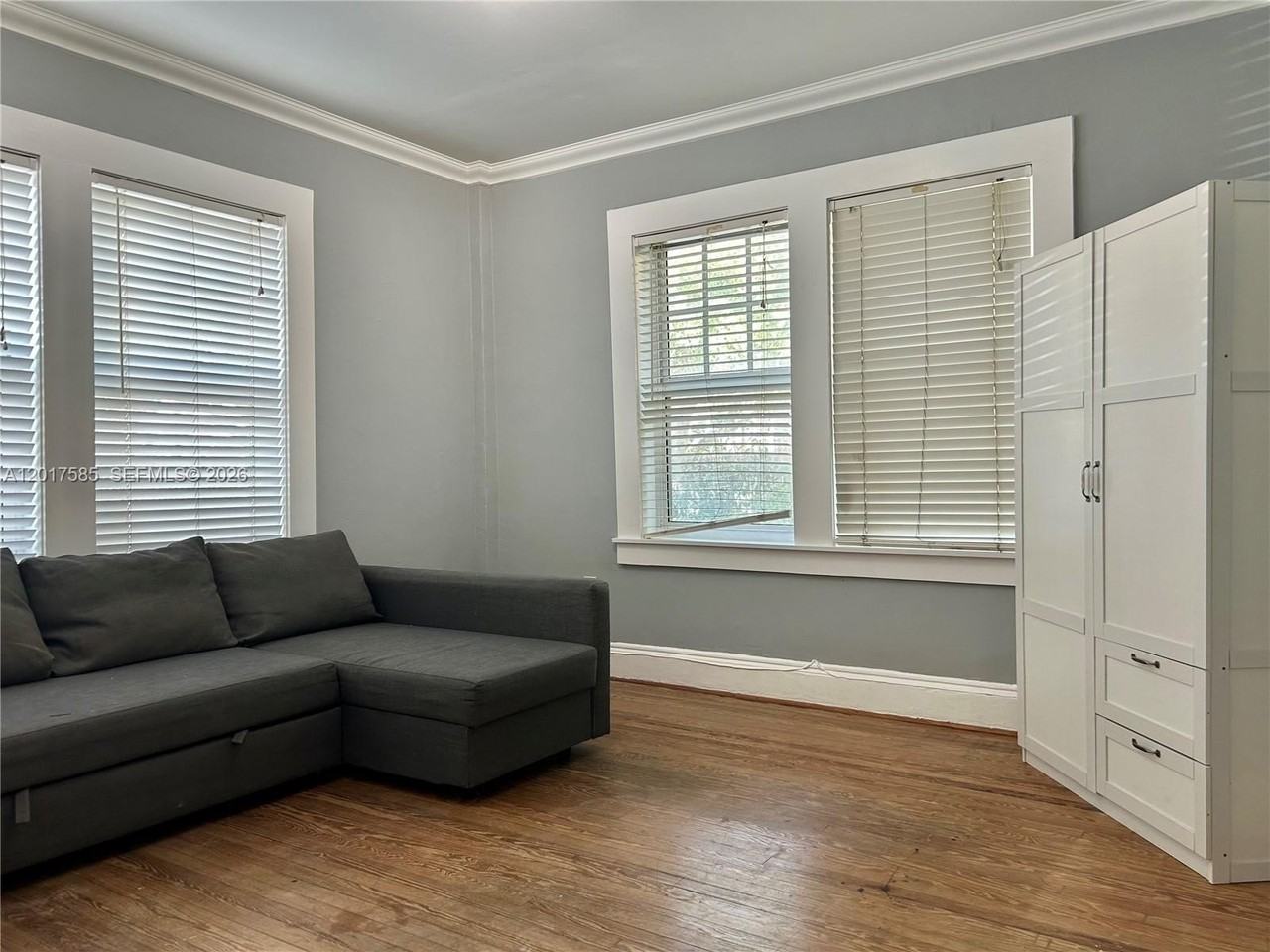 536 14th St #107 - Photo 2 of 13