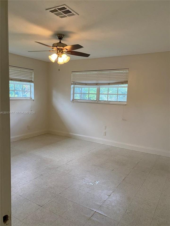18140 Nw 18th Ave #0 - Photo 6 of 16
