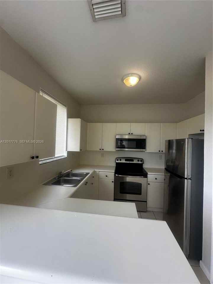 2907 Se 15th Rd #67 - Photo 4 of 25