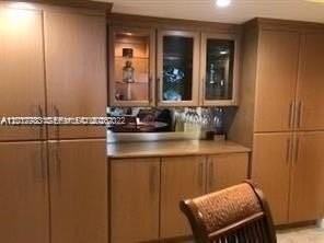 5005 Collins Ave #1422 - Photo 6 of 28