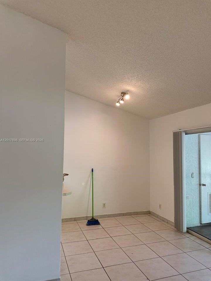 14150 Sw 93rd Ln #14150 - Photo 5 of 12