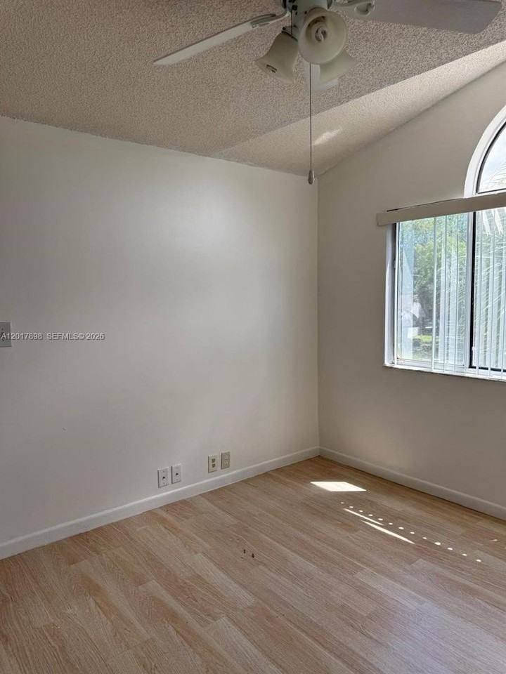 14150 Sw 93rd Ln #14150 - Photo 6 of 12