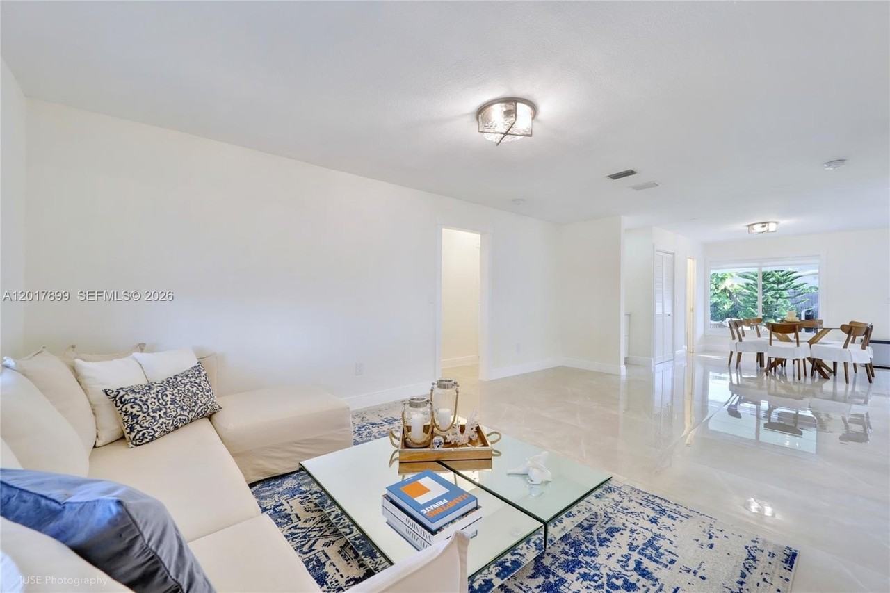 4712 Sw 2nd Ter - Photo 4 of 24