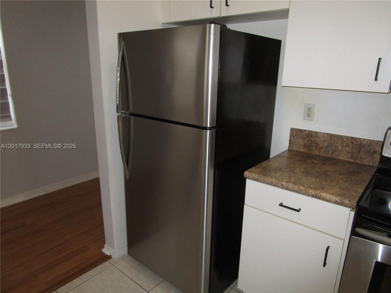 2261 Ne 42nd Cir - Photo 6 of 20