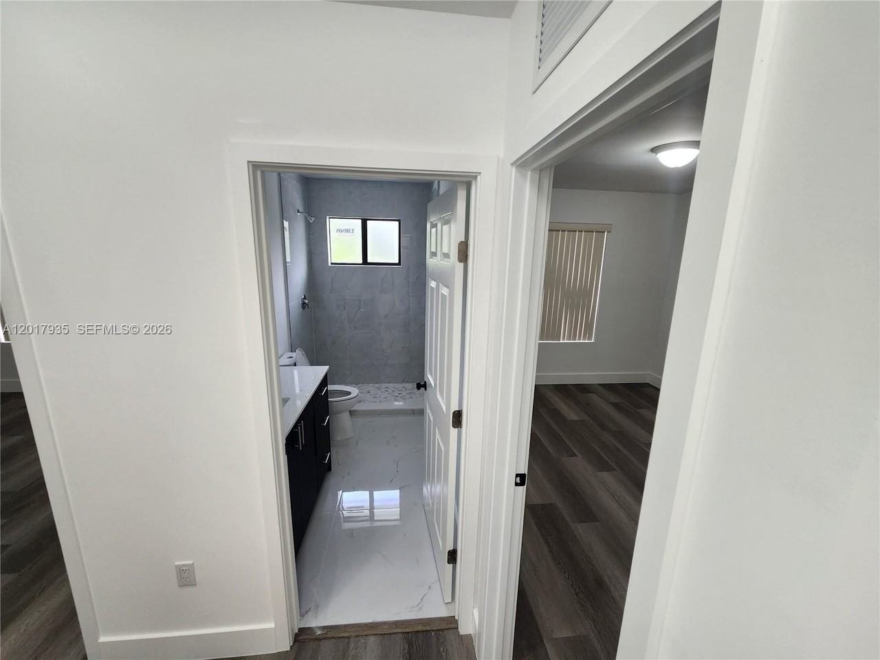 11970 Sw 215th St #B - Photo 4 of 5
