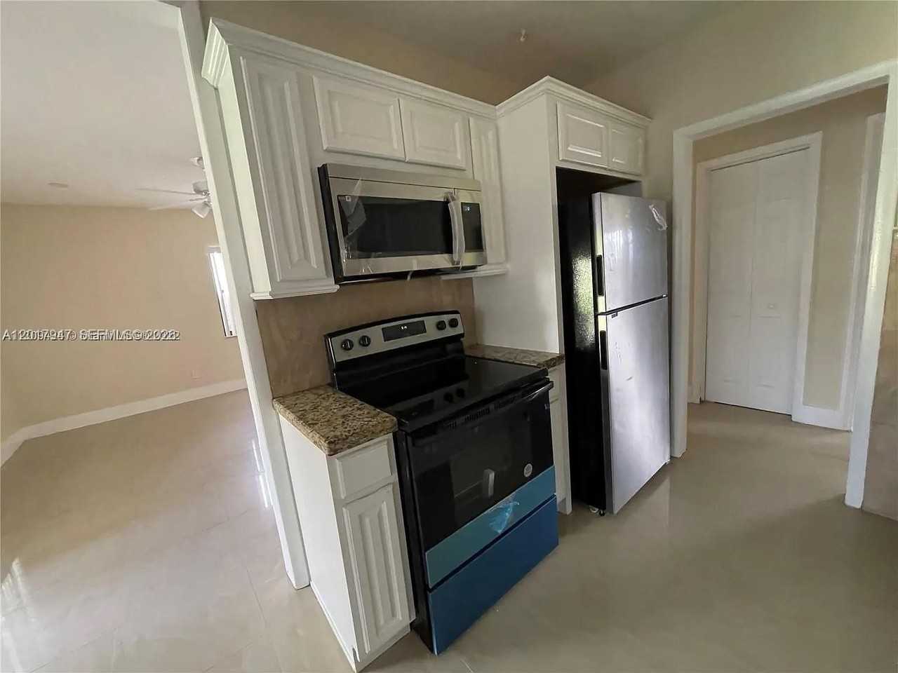 1448 Ne 177th St #1448 - Photo 4 of 9