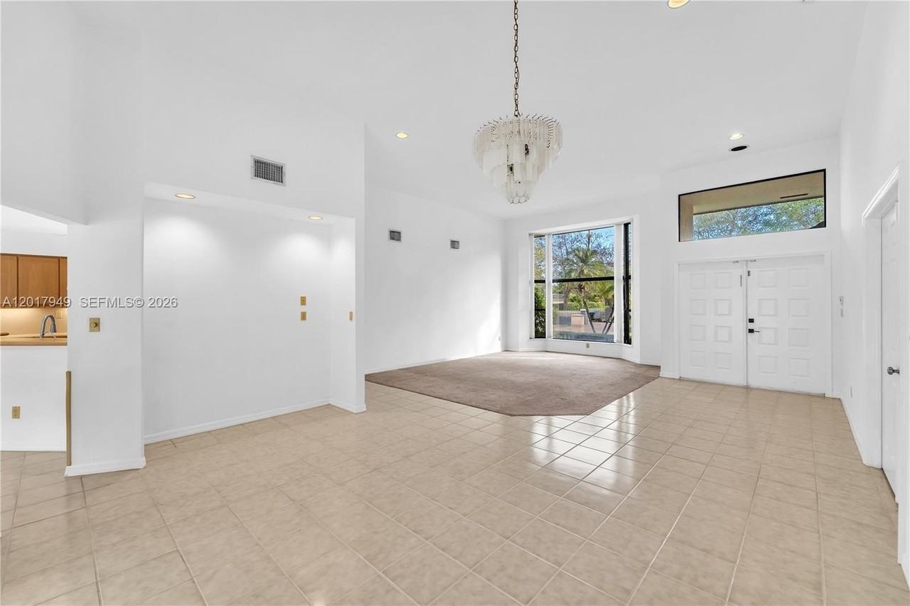 10330 Sw 58th Ct - Photo 7 of 15