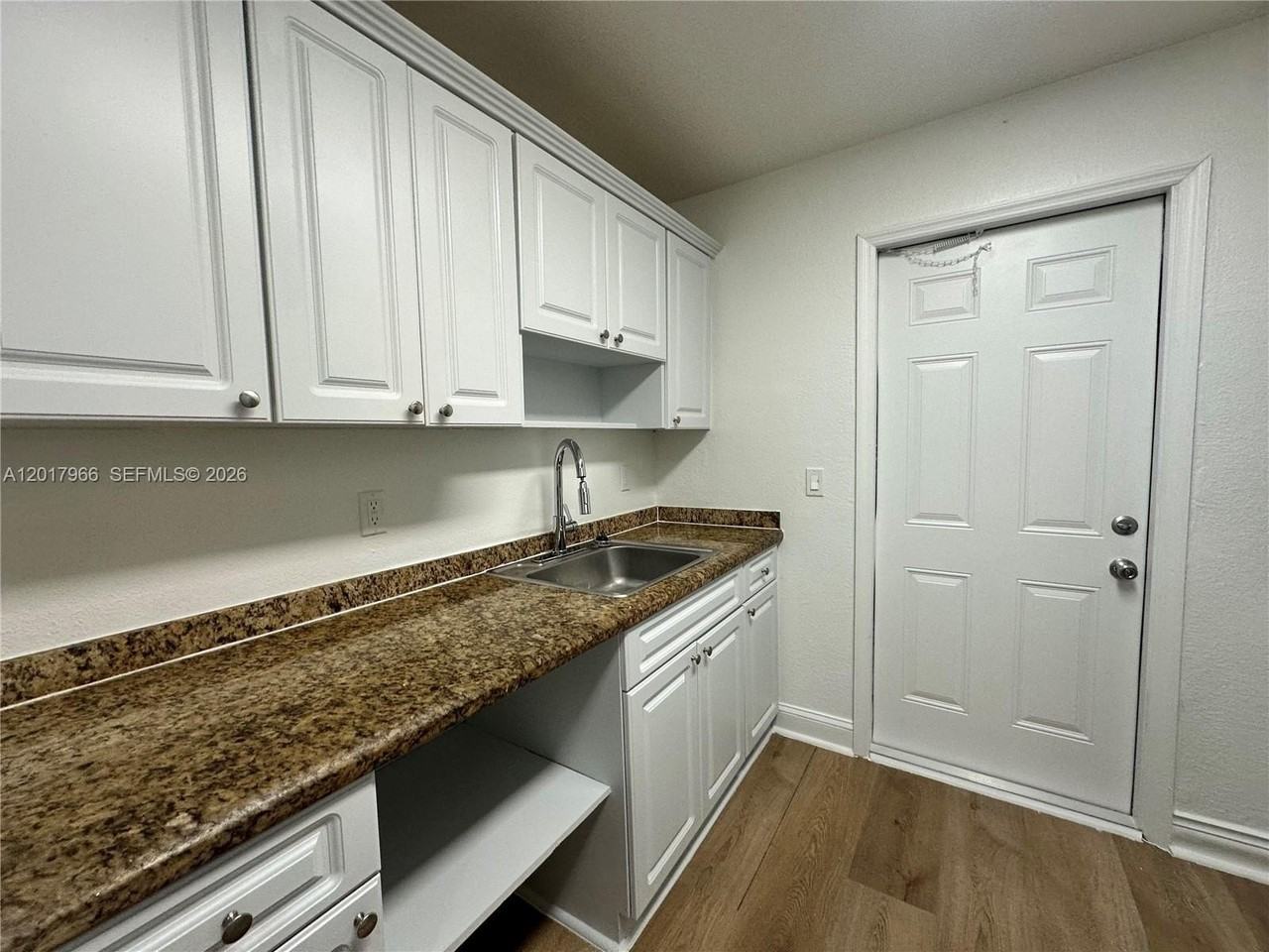 1400 Ne 56th St #206 - Photo 7 of 38