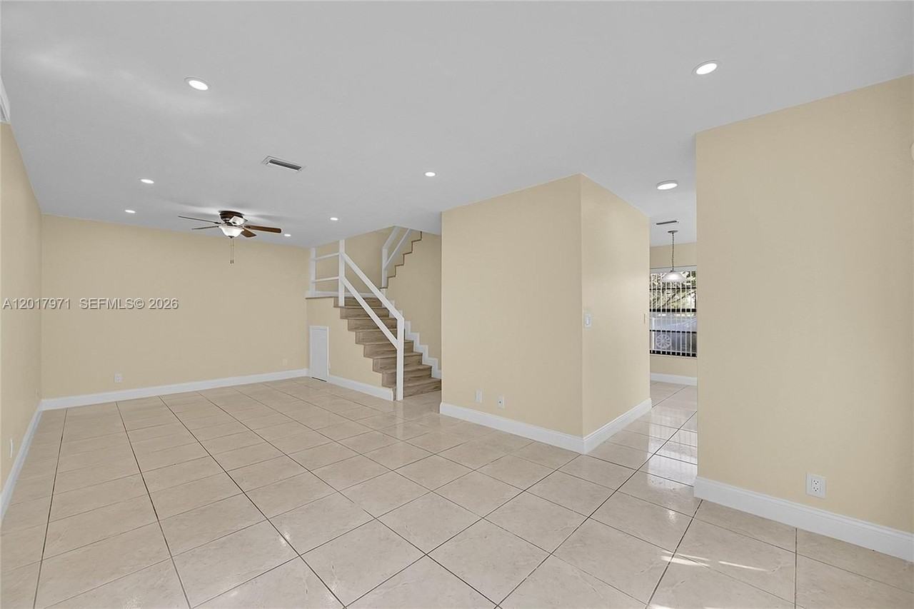 2532 Coral Springs Dr #2532 - Photo 3 of 28
