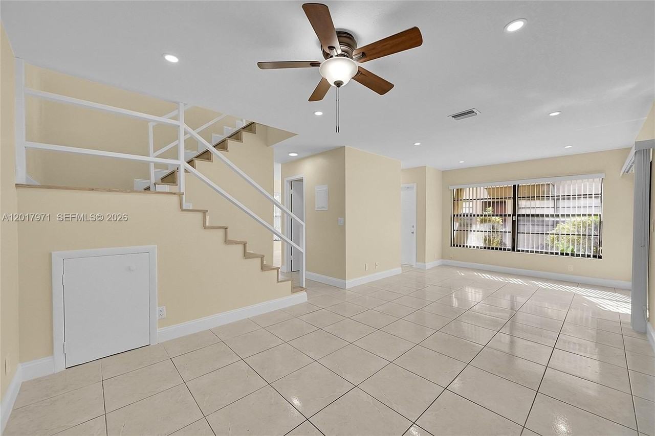 2532 Coral Springs Dr #2532 - Photo 4 of 28