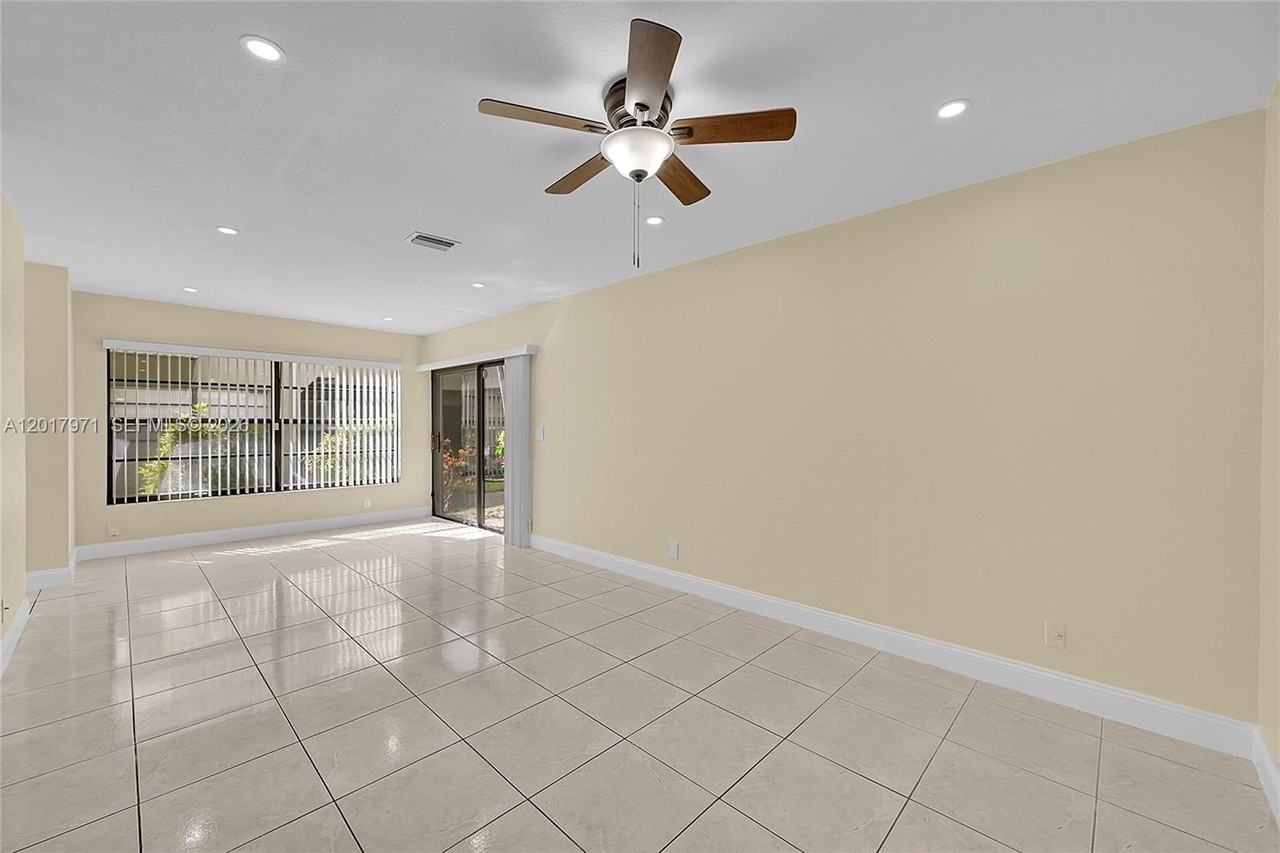 2532 Coral Springs Dr #2532 - Photo 5 of 28
