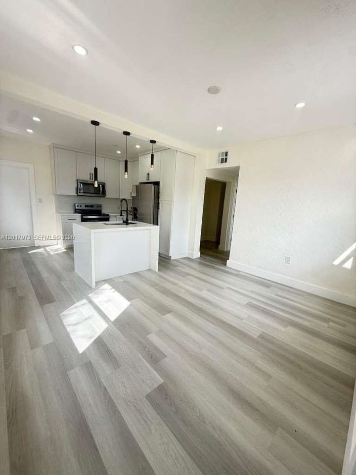 3515 Nw 213th St - Photo 3 of 15