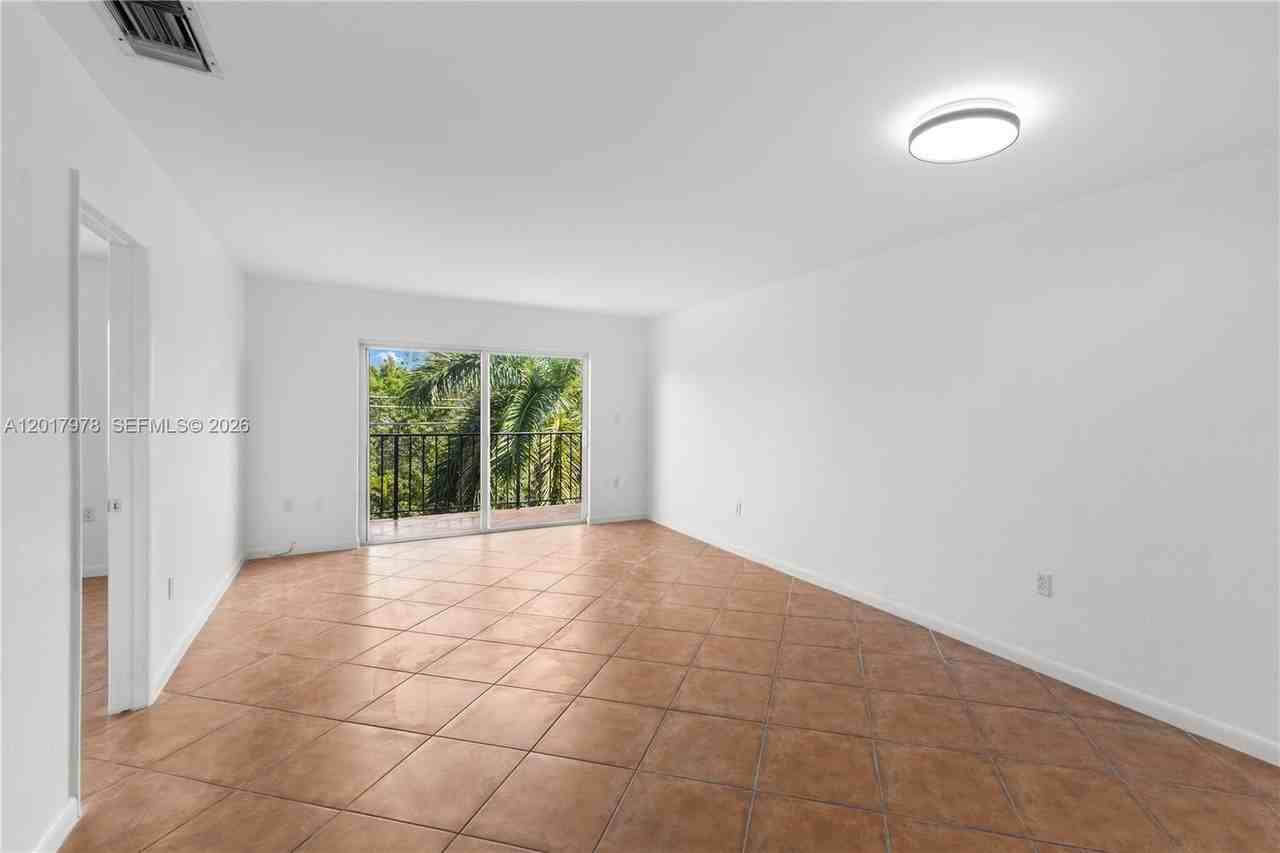 2600 Ne 135th St #4EA - Photo 5 of 32