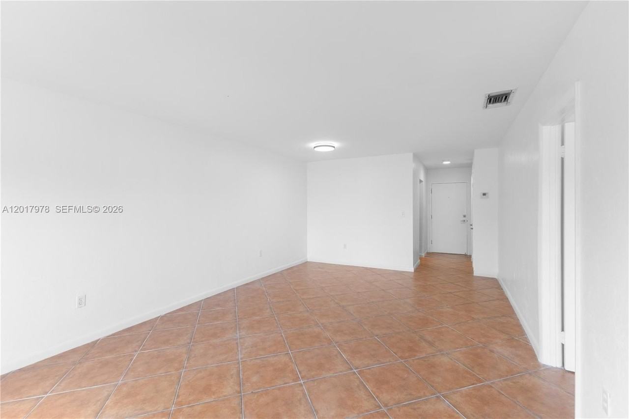 2600 Ne 135th St #4EA - Photo 6 of 32