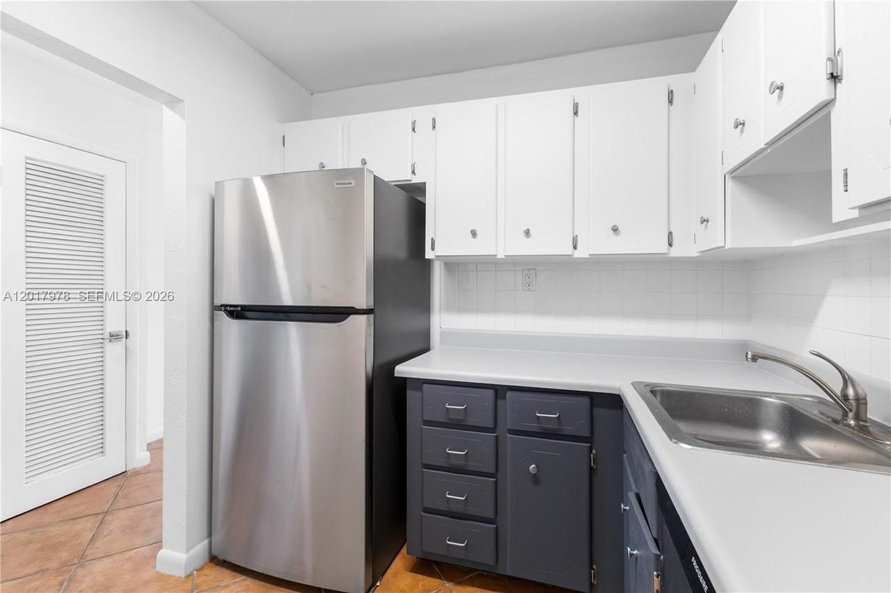 2600 Ne 135th St #4EA - Photo 7 of 32