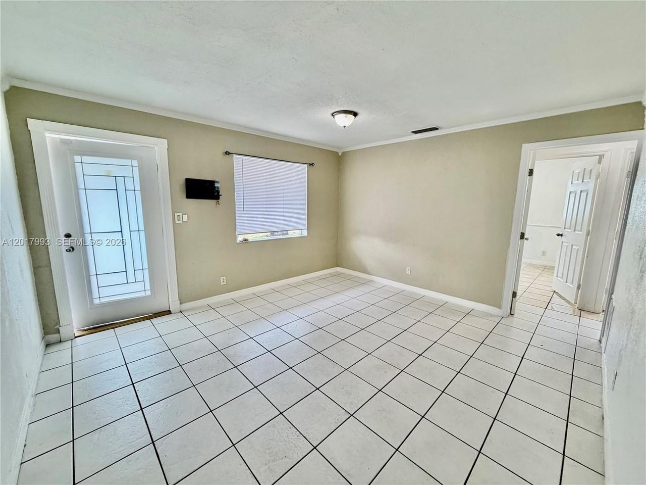 2614 Sheridan St #1 - Photo 3 of 18