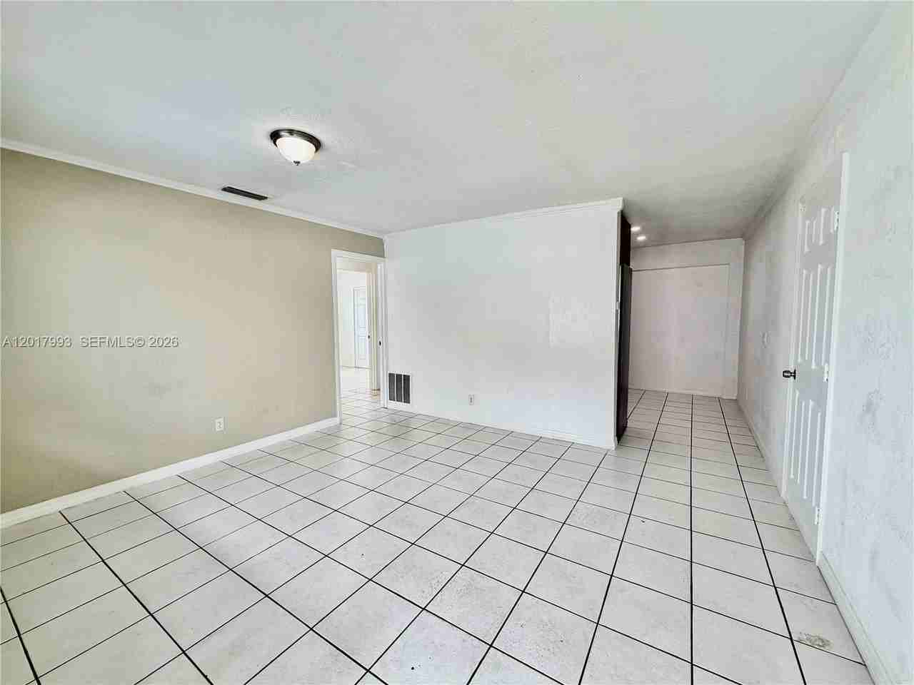 2614 Sheridan St #1 - Photo 5 of 18