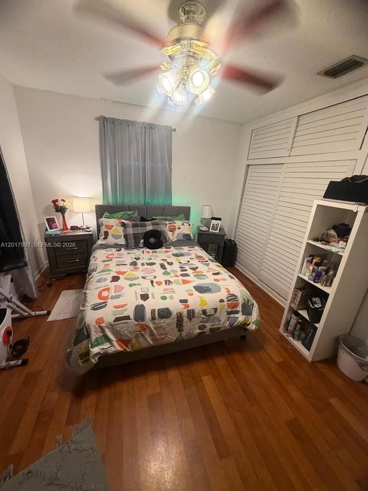 621 Sw 71st Ter - Photo 6 of 10