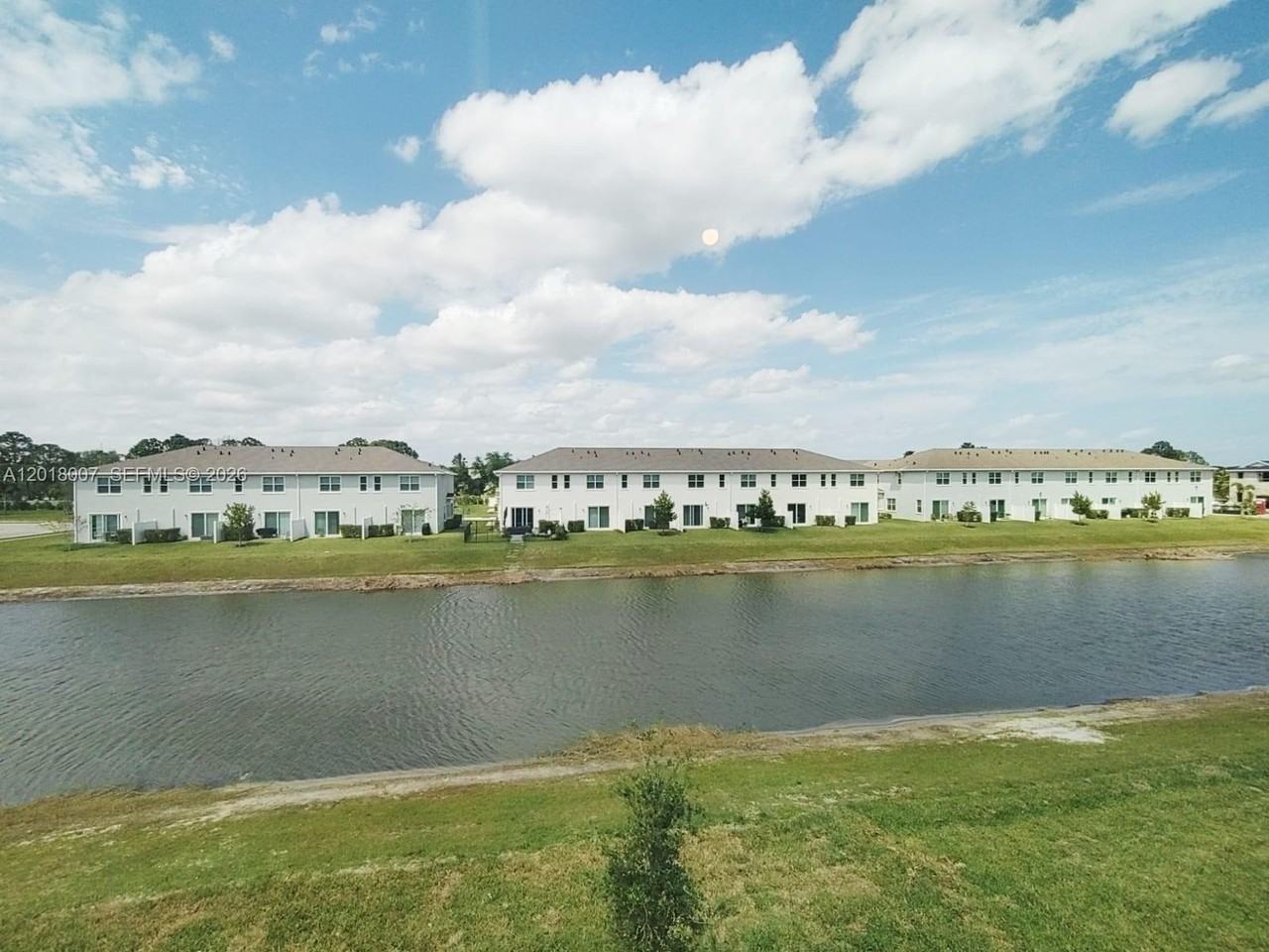 535 Se Rivergrass St #535 - Photo 5 of 27