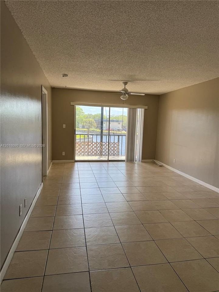 8020 Colony Cir N #209 - Photo 4 of 10