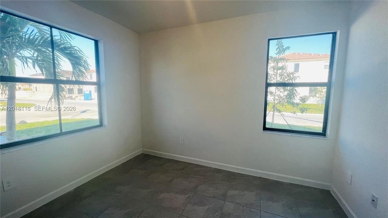 11804 Sw 247th Ter #11804 - Photo 5 of 11