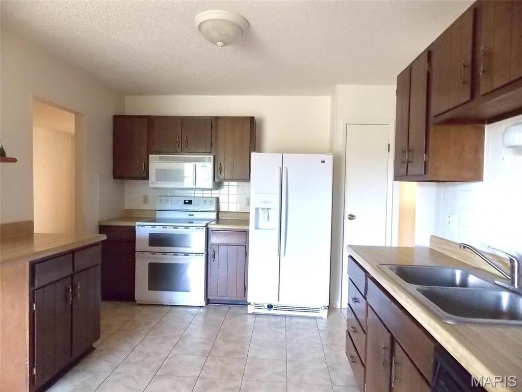 1007 Belleville St - Photo 6 of 14