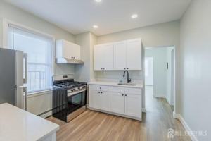 featured image of 382 Summit Ave #2A