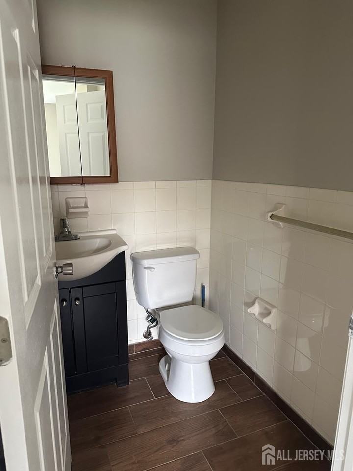 4516 Birchwood Ct - Photo 3 of 10