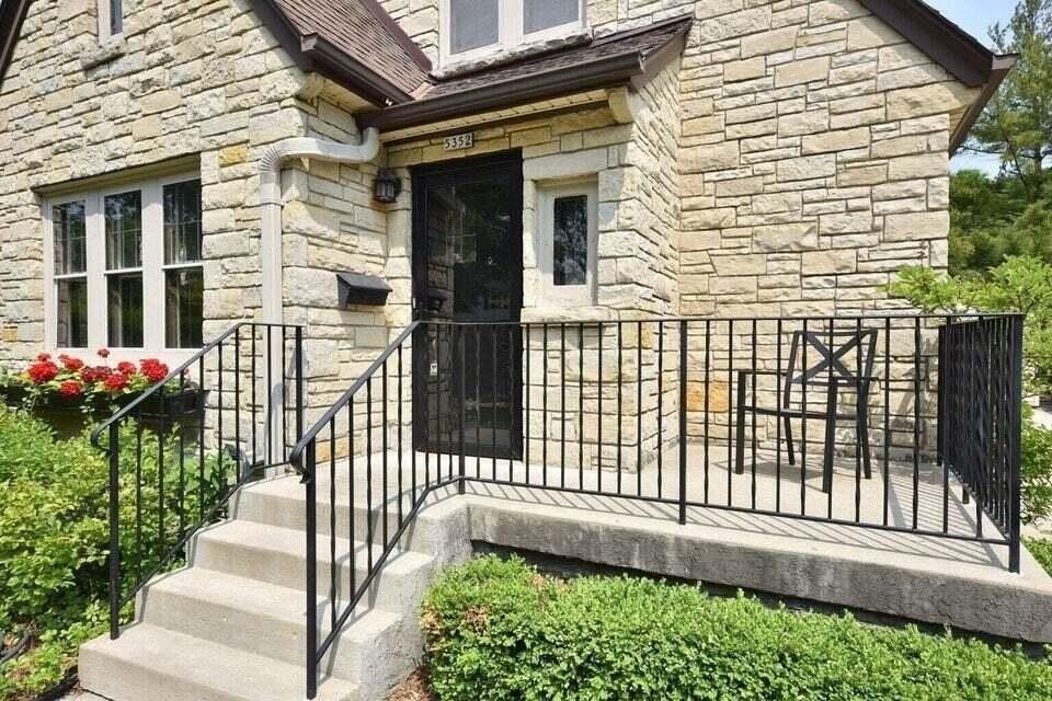5352 N Kent Ave - Photo 3 of 25