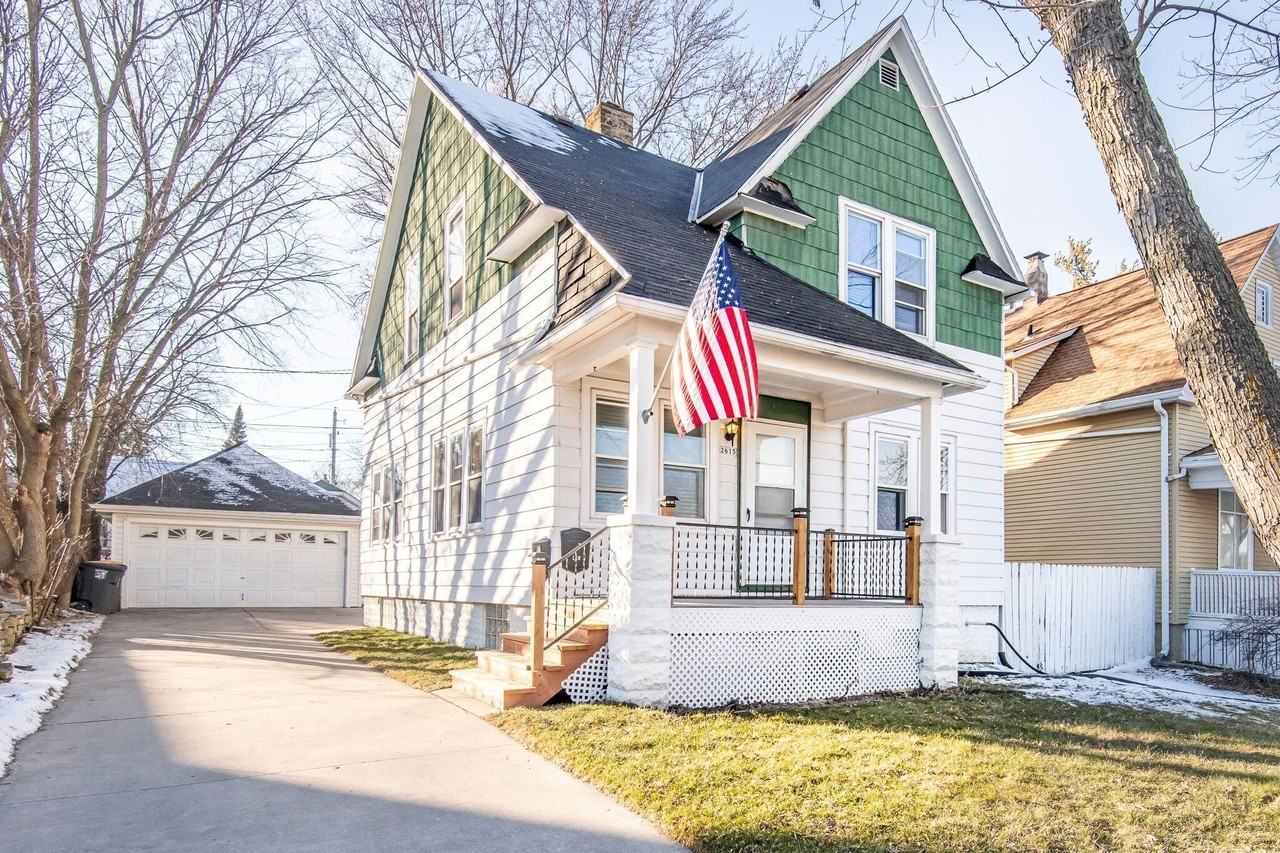 2615 N Wauwatosa Ave - Photo 2 of 21