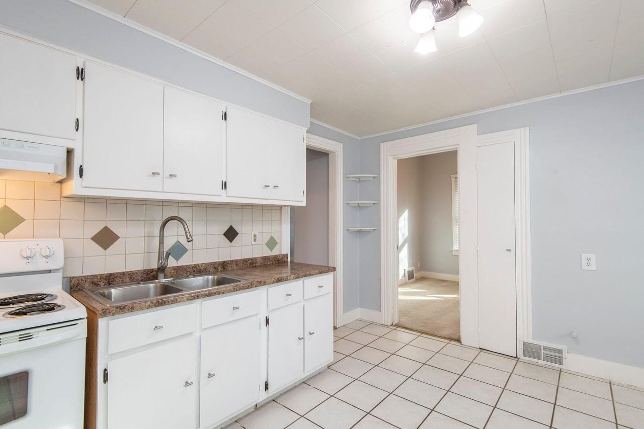 2615 N Wauwatosa Ave - Photo 6 of 21