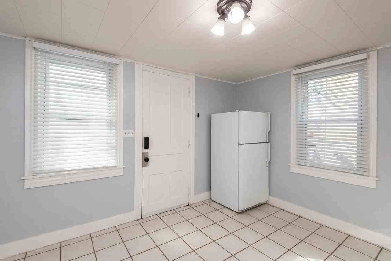 2615 N Wauwatosa Ave - Photo 7 of 21