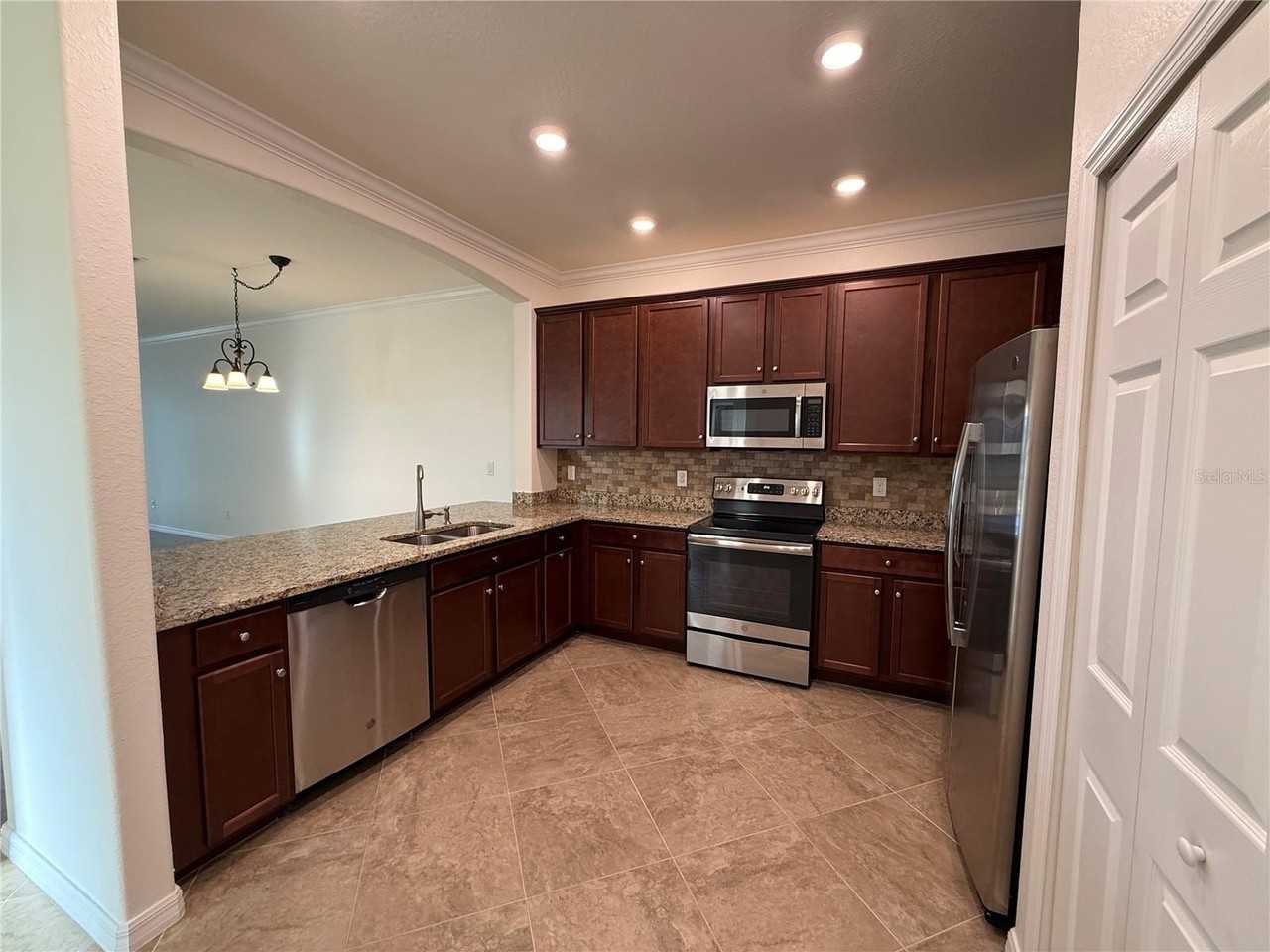 9929 Haze Dr - Photo 3 of 20