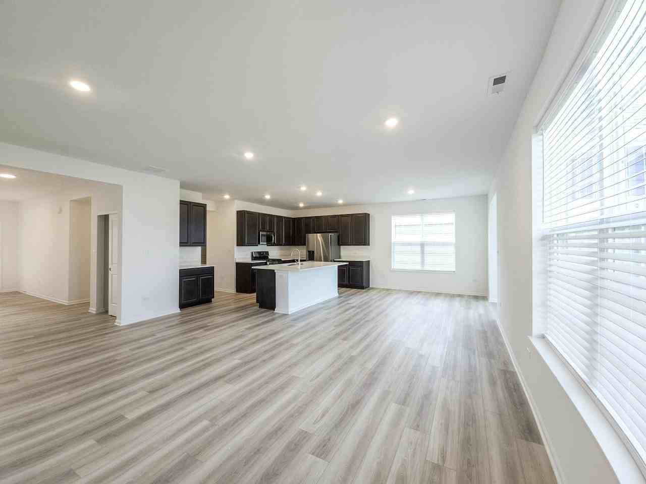 11087 Thomas Street - Photo 4 of 19