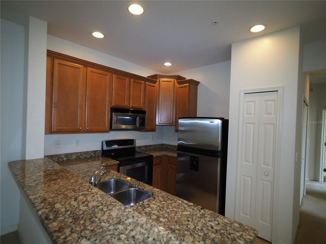 3617 Parkridge Cir #11-202 - Photo 4 of 28