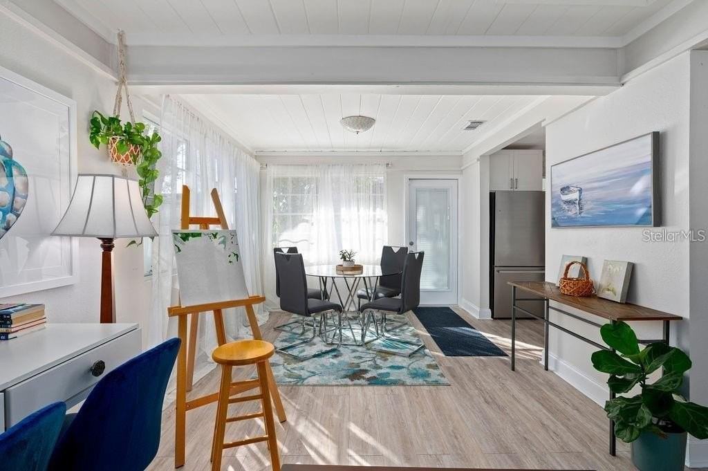 2676 Martin St - Photo 7 of 38