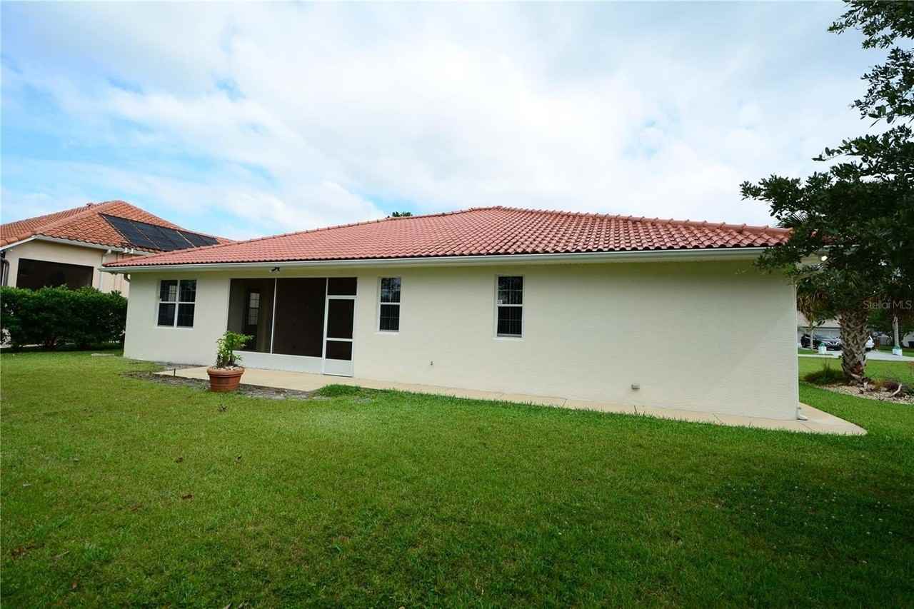 8 Fernon Ln - Photo 2 of 37