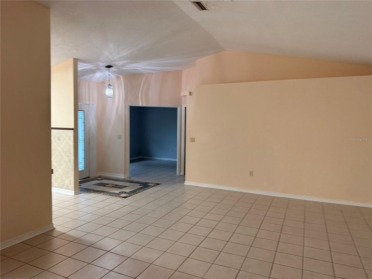 7 Fountain Gate Ln - Photo 4 of 15